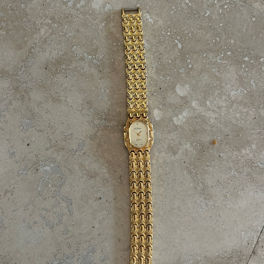 Chic Gold Women's Watch by